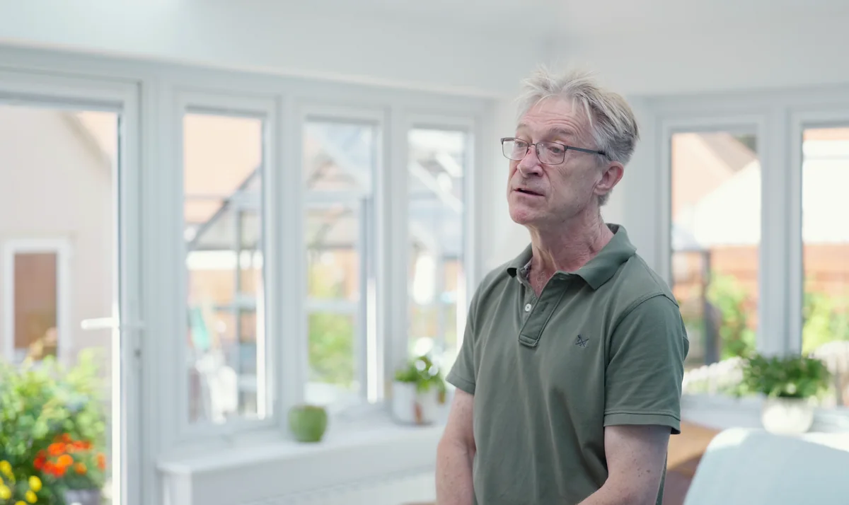 A customer speaking about their experience with Halstead Glass